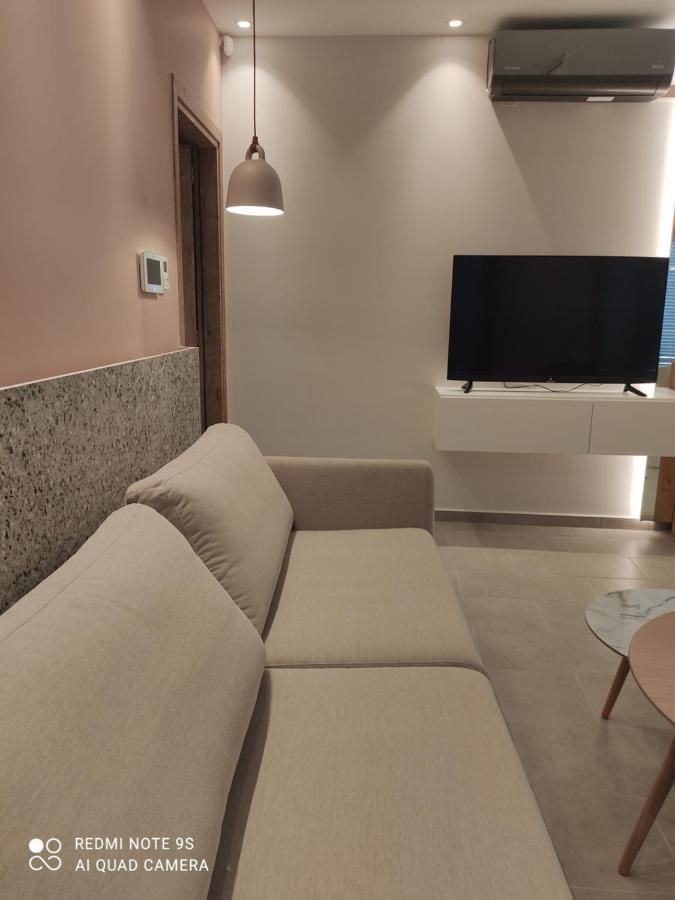 Pink Rose Luxury And Comfort Apartment At The Centre Of Preveza Exterior foto